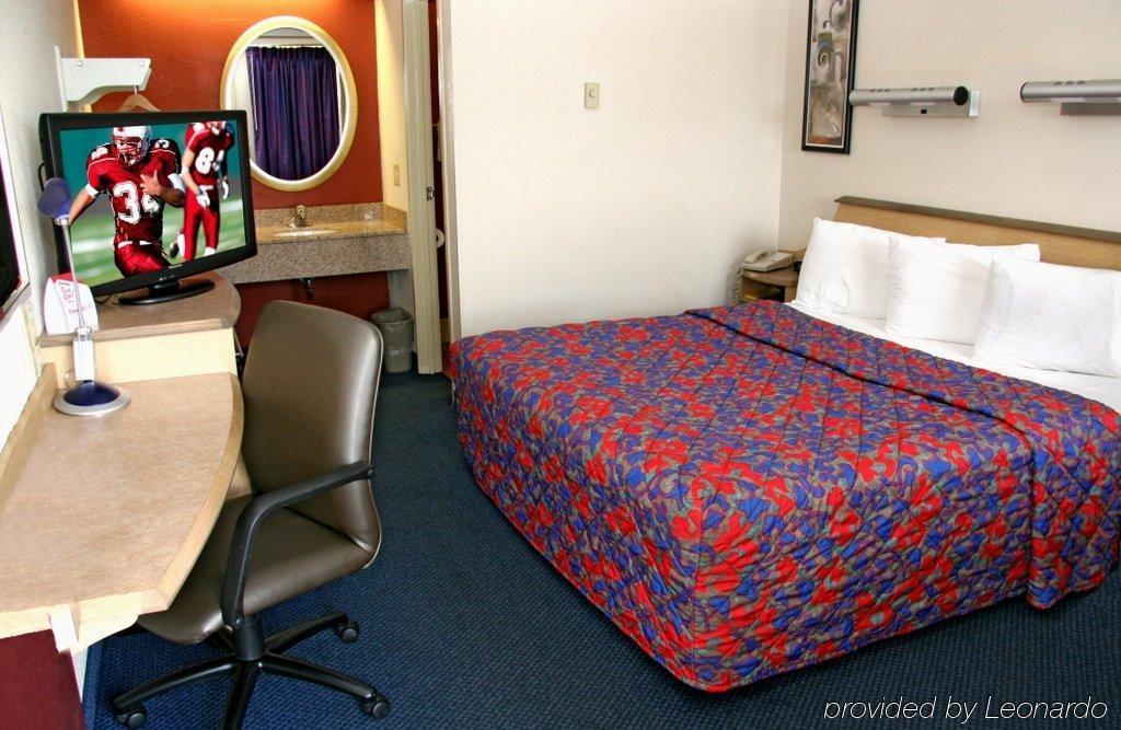 Red Roof Inn Cincinnati - Sharonville Exterior foto
